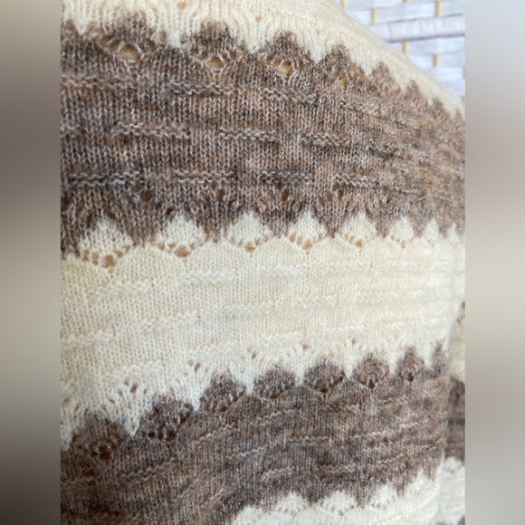 NWT Hem & Thread Last Chance Milo Sweater Henley style Size S - Picture 9 of 9